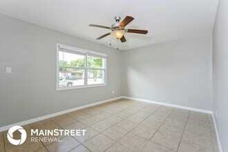 671 Caliente Way in Altamonte Springs, FL - Foto de edificio - Building Photo