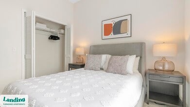 5256 International Dr, Unit 167 in Orlando, FL - Building Photo - Building Photo