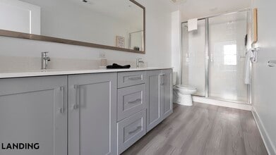 2250 McGregor Blvd, Unit 1230 in Ft. Myers, FL - Foto de edificio - Building Photo