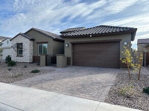 8731 W Wagon Wheel Dr in Glendale, AZ - Building Photo - Building Photo