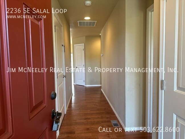 2236 SE Salal Lp in Warrenton, OR - Building Photo - Building Photo