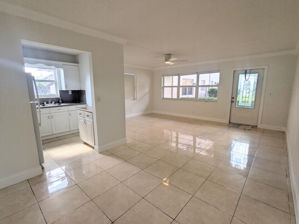 60 Andover C in West Palm Beach, FL - Building Photo