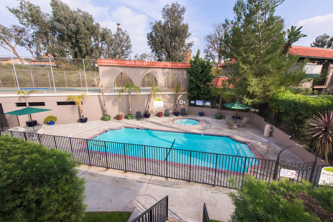 Windwood Apartments in West Covina, CA - Building Photo - Building Photo