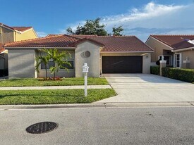 10020 Country Brook Rd in Boca Raton, FL - Building Photo