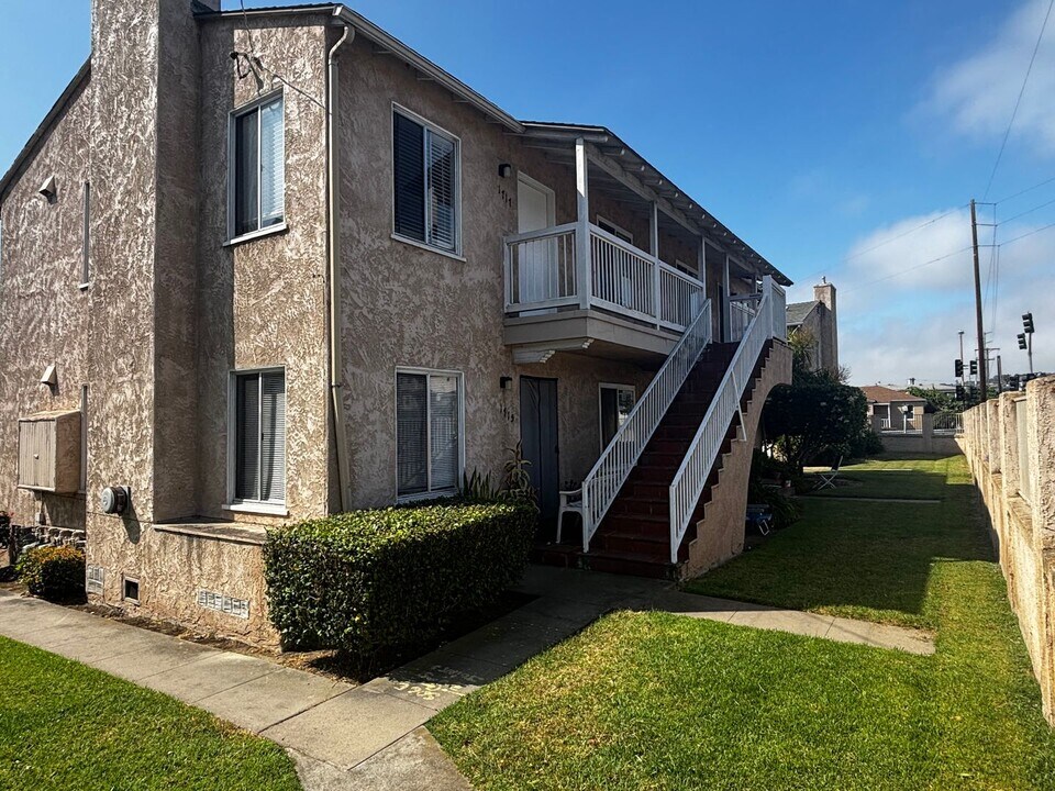 1717 Evergreen St in San Diego, CA - Building Photo