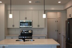 2628 S Voyager Dr in Gilbert, AZ - Building Photo