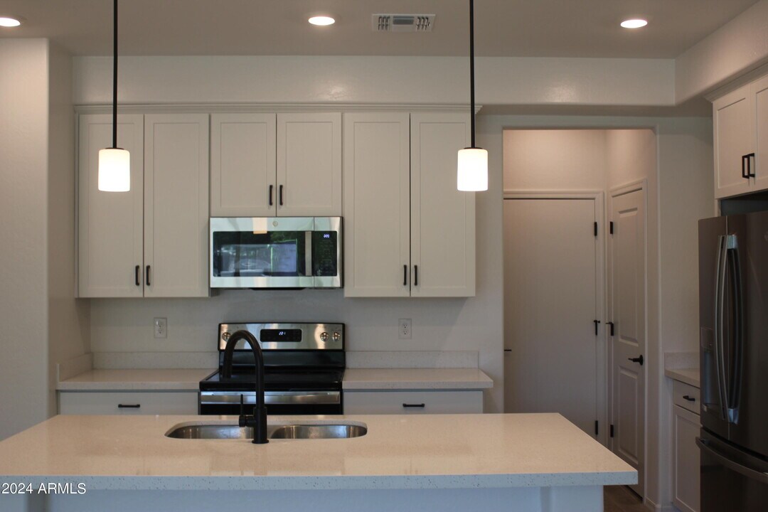 2628 S Voyager Dr in Gilbert, AZ - Building Photo