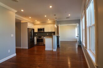38 Hyde Park Ave, Unit #5 in Boston, MA - Building Photo - Building Photo