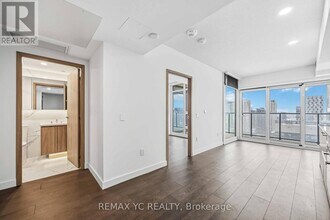 3 Concord Cityplace Wy in Toronto, ON - Building Photo - Building Photo