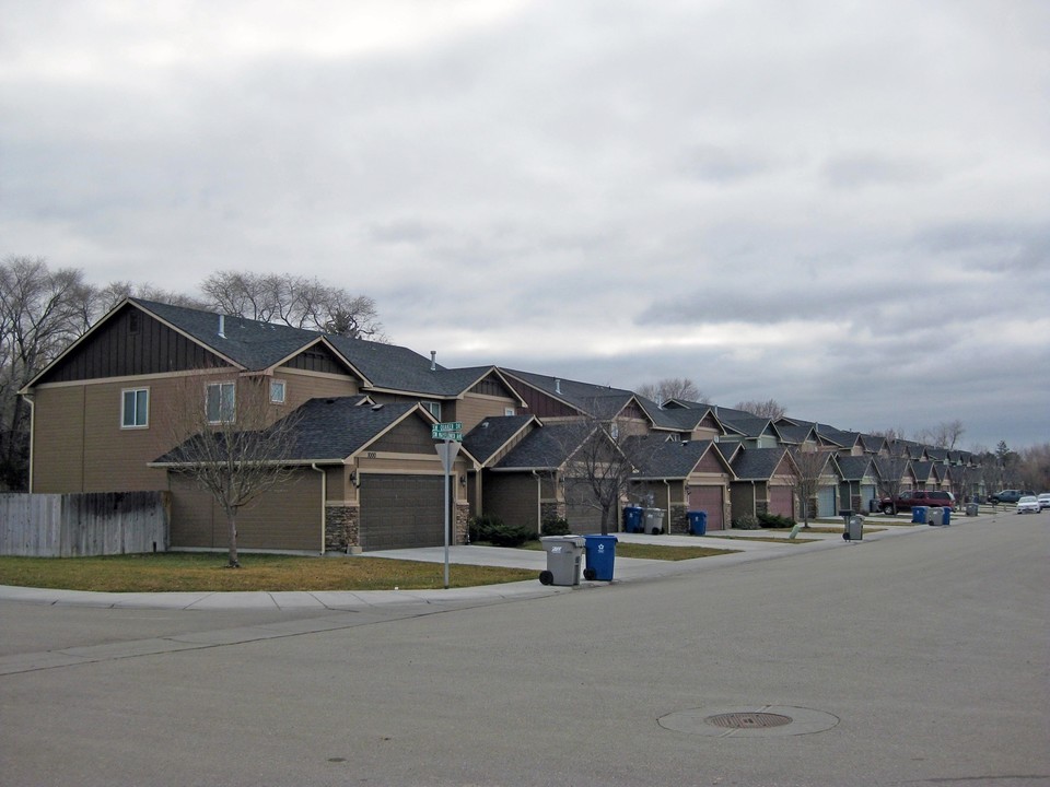 Mayflower Duplexes in Mountain Home, ID - Building Photo