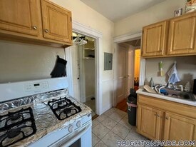 135 Washington St in Boston, MA - Building Photo