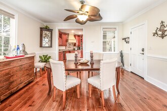 175 Wentworth St, Unit B in Charleston, SC - Foto de edificio - Building Photo