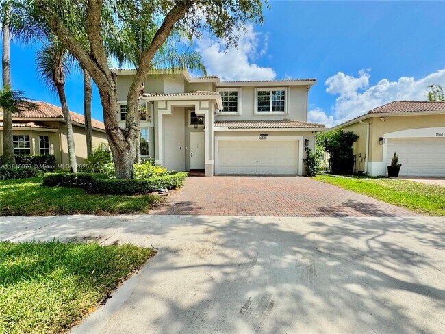 16515 Ruby Lake in Weston, FL - Building Photo - Building Photo