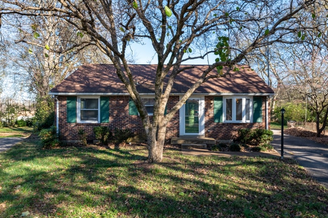102 Rural Ave