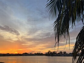 2531 W 60th Pl in Hialeah, FL - Building Photo
