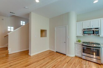 3703 Main Poplar Dr in Houston, TX - Building Photo - Building Photo