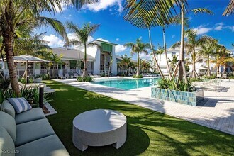 6026 Whitaker Rd, Unit A1 in Naples, FL - Building Photo - Building Photo