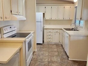 2055 S Floral Ave in Bartow, FL - Foto de edificio - Building Photo