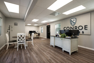 Conroe Estates in Conroe, TX - Building Photo - Building Photo