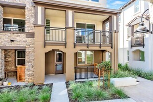 923 Loyola Ln in Morgan Hill, CA - Building Photo