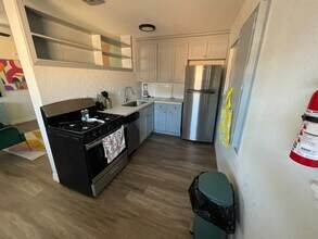 5102 Academy St in Houston, TX - Building Photo - Building Photo