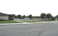 Acacia Apartments in Fontana, CA - Foto de edificio - Building Photo