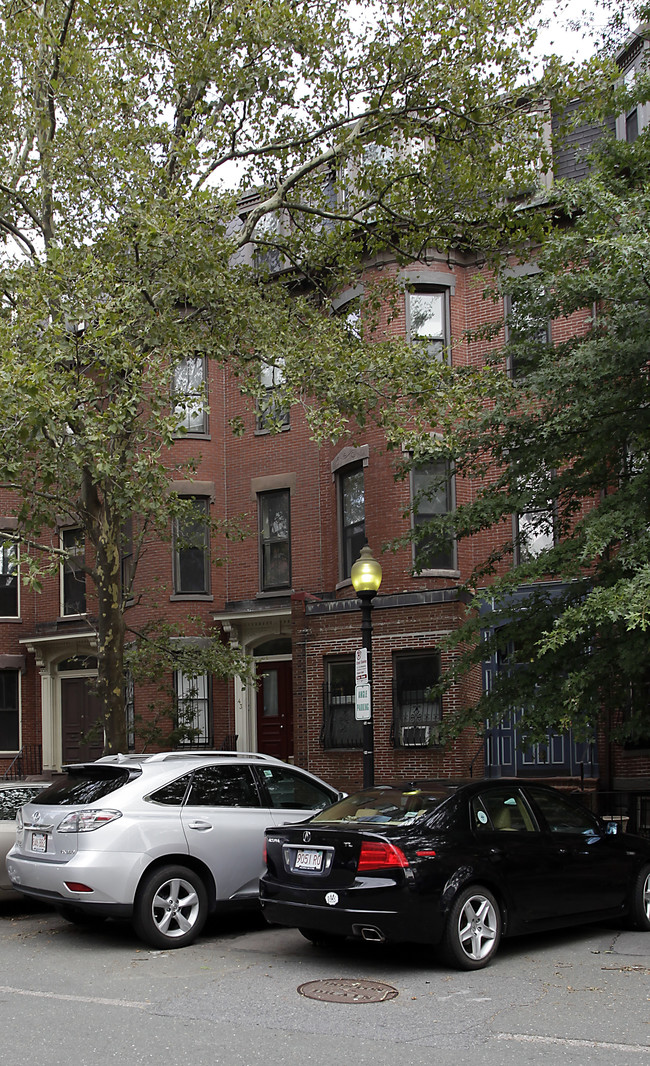 43 Warren Ave in Boston, MA - Foto de edificio - Building Photo
