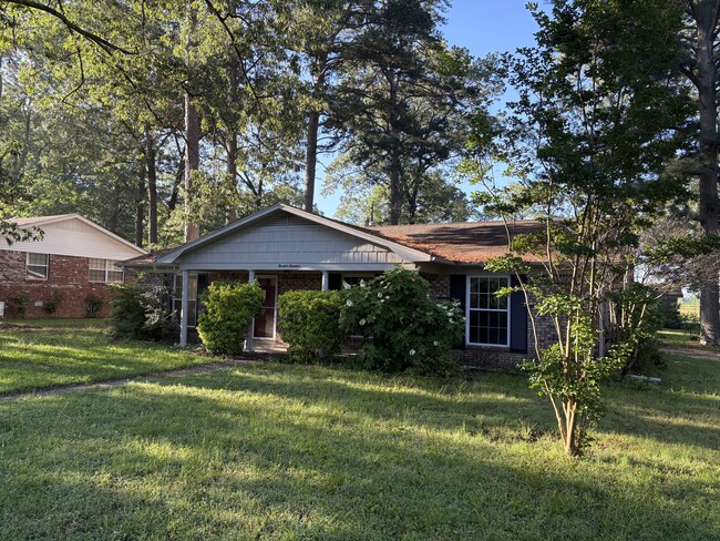 property at 1300 Pinewood Dr