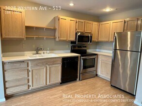 3028 Western Ave in Seattle, WA - Building Photo - Building Photo