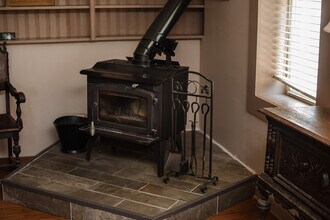 5277 Main St in Chincoteague, VA - Foto de edificio - Building Photo