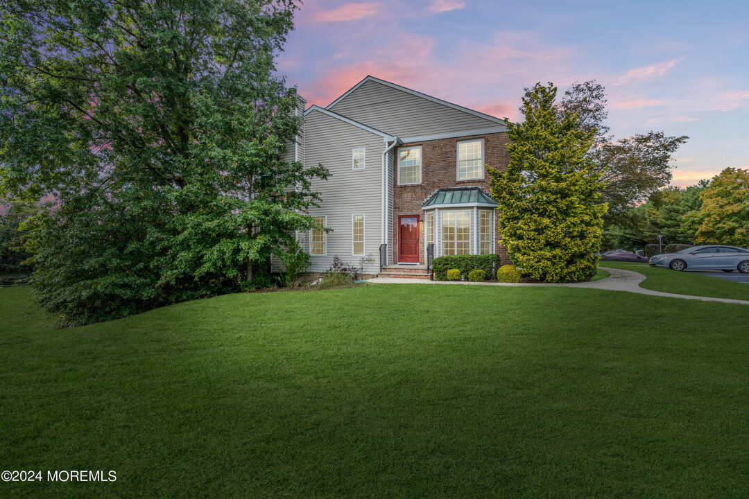 89 Dartmouth Pl in Marlboro, NJ - Building Photo