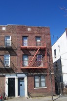 18-79 Troutman St Apartamentos