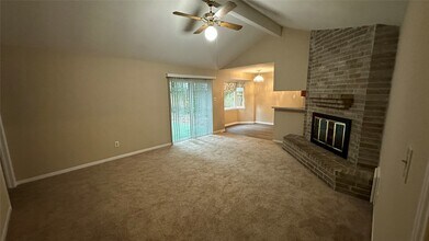 13 N Deerfoot Cir in Spring, TX - Building Photo - Building Photo