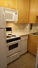 16 Winchester St, Unit 33 in Brookline, MA - Foto de edificio - Building Photo