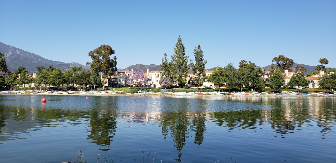 9 Brisa del Lago in Rancho Santa Margarita, CA - Foto de edificio