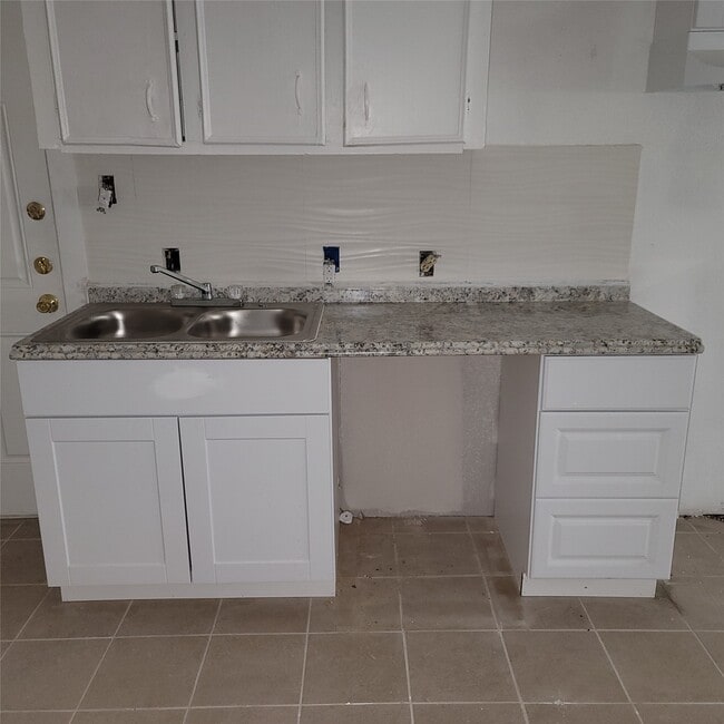 property at 3823 Lydia St