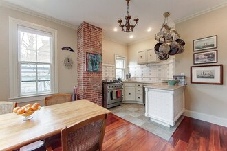 47 Pelham St in Newport, RI - Foto de edificio - Building Photo