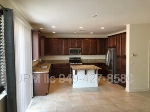 10643 Foxberry Park Dr in Reno, NV - Building Photo - Building Photo