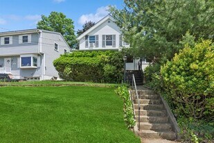 16 Hazel Ave in Livingston, NJ - Building Photo