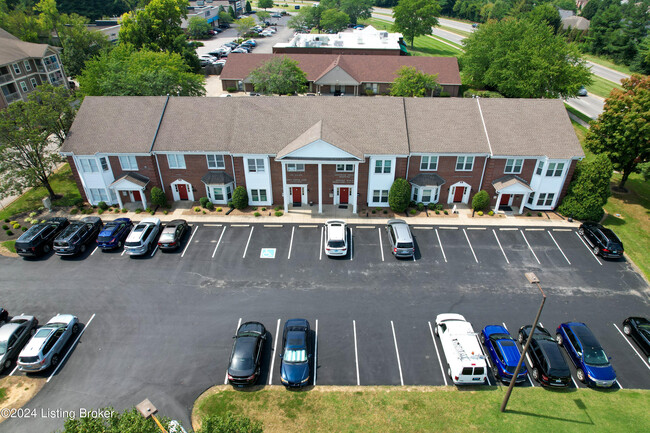 2821 S Hurstbourne Pkwy in Louisville, KY - Building Photo - Building Photo