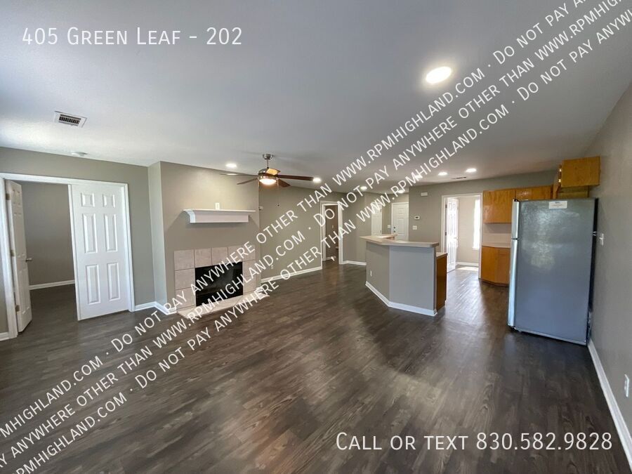 405 Green Leaf in Horseshoe Bay, TX - Building Photo