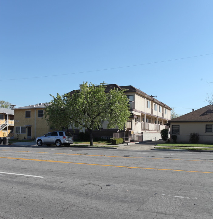 1710 W Victory Blvd in Burbank, CA - Building Photo