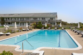 Amagansett Dunes in Amagansett, NY - Foto de edificio - Building Photo