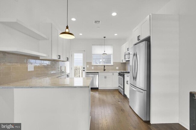 2220 Amber St in Philadelphia, PA - Building Photo - Building Photo