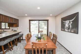 4504 S Cliff Ave in Sioux Falls, SD - Building Photo - Building Photo