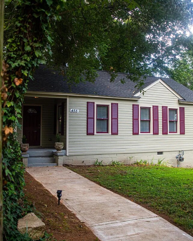 property at 455 Glenwood Pl SE