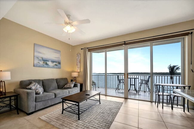 8800 Bay Pines Blvd in St. Petersburg, FL - Building Photo - Building Photo