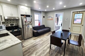 2105 Rue Saint-Timothée in Montréal, QC - Building Photo - Building Photo