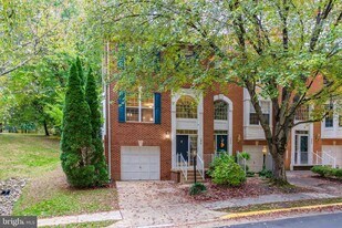 1274 Wild Hawthorn Way in Reston, VA - Building Photo