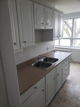 108 Kempenfelt Dr in Barrie, ON - Building Photo - Building Photo